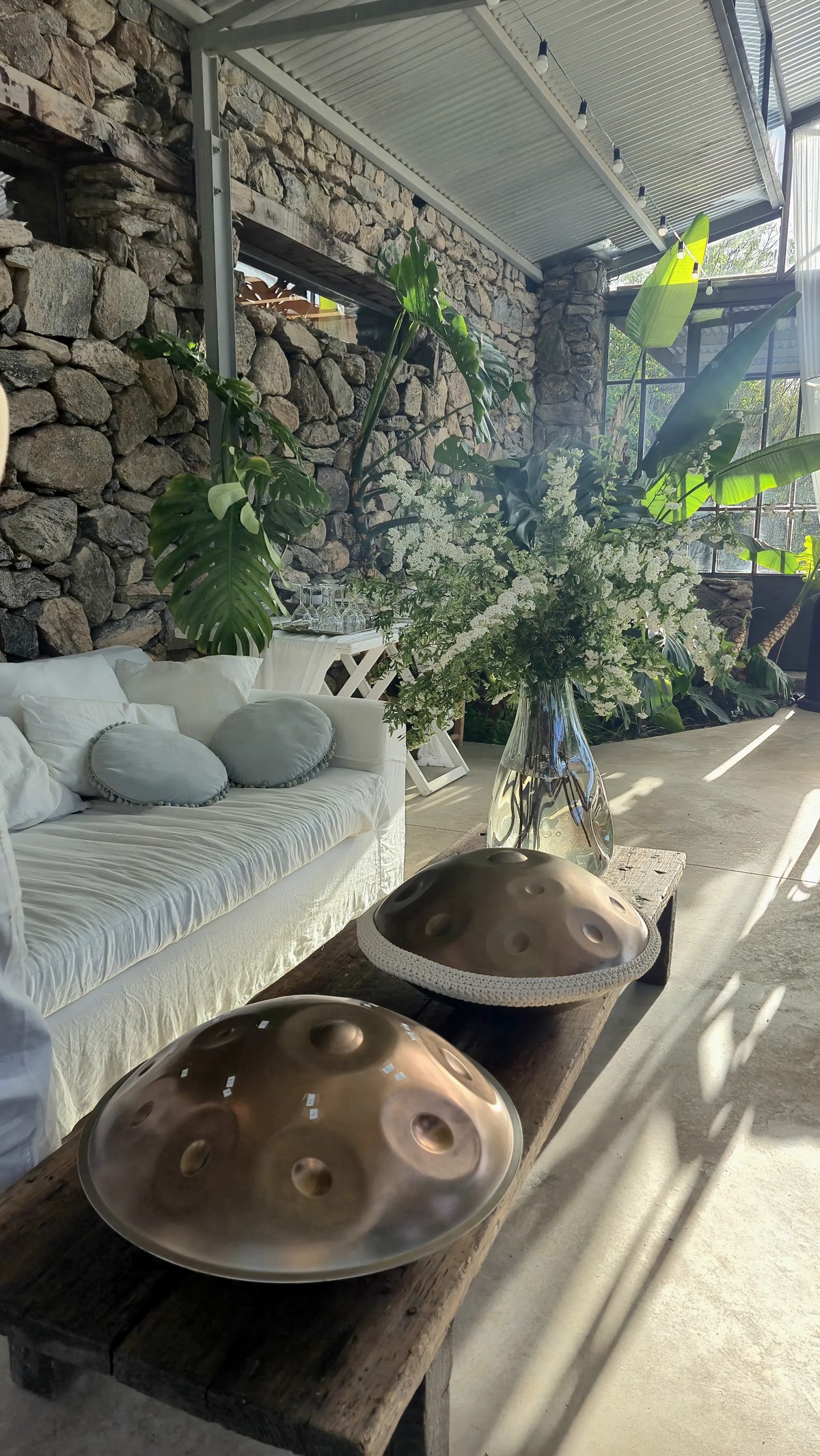 Espacio de ARKANOVA con handpans